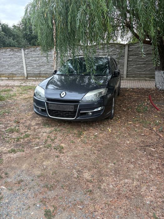 Vand piese pentru renault