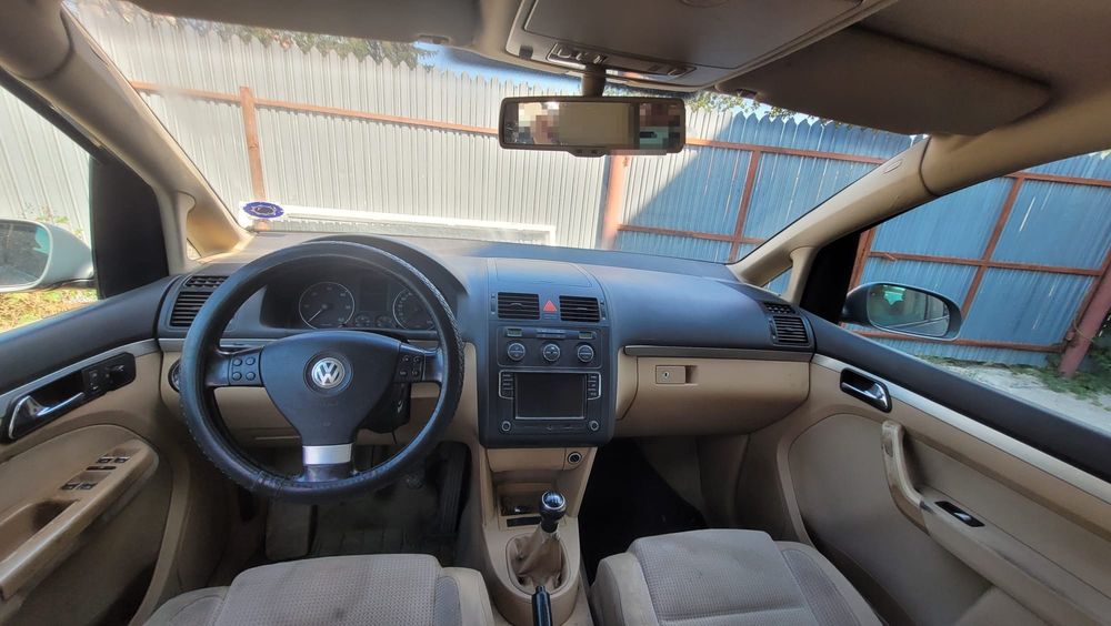 VOLKSWAGEN Touran 2004 — imagine 3