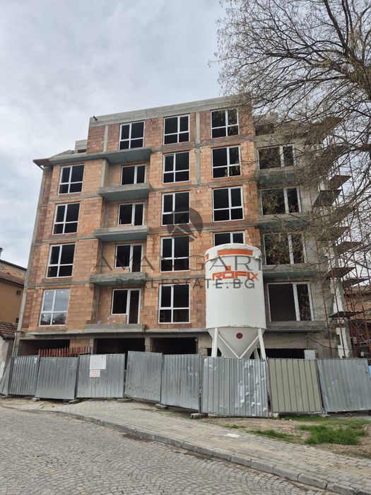 Продава се Двустаен апартамент в Пловдив, Център - 64 кв.м за 1435 €/кв.м - Снимка #1