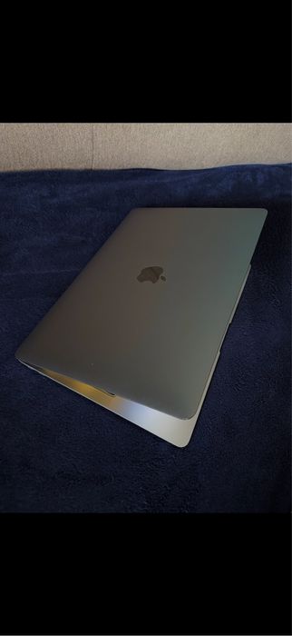 Продам MacBook Air 13 2020