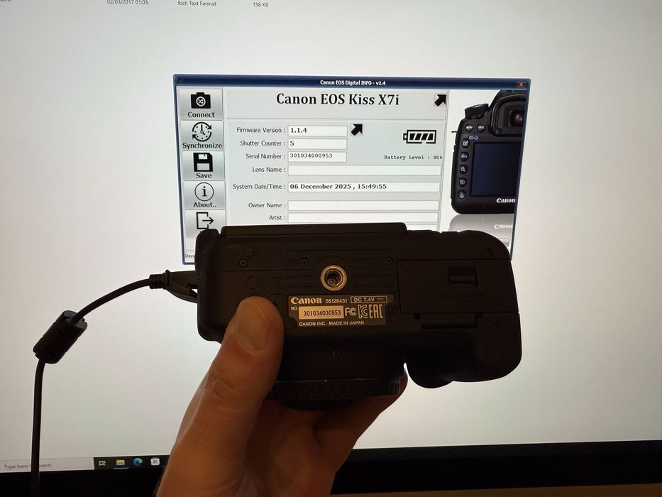 Aparat foto Nou Canon X7i Kiss 700D cu 5 cadre Grip DSLR Touchscreen