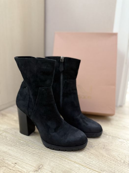 Продается замшевые туфли от nursace