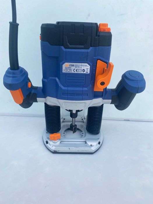 Оберфреза Dexter PC1300RT 1300W с обороти като нов!