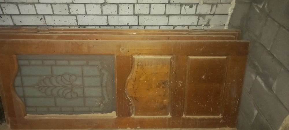 Продам двери деревянные