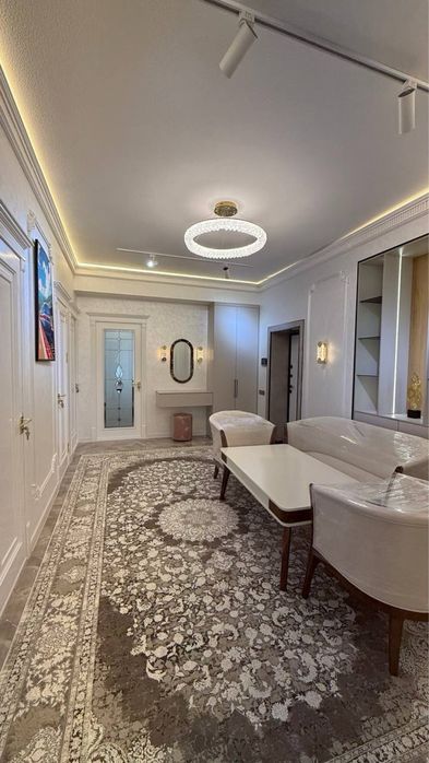 Продается 3 ком. Квартира площадью 90 кв.м. Адрес Ж/д Вокзал