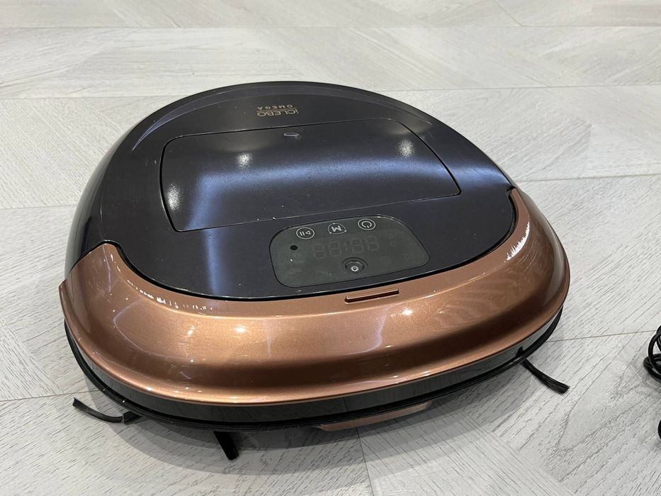 Робот пылесос от iClebo Omega.