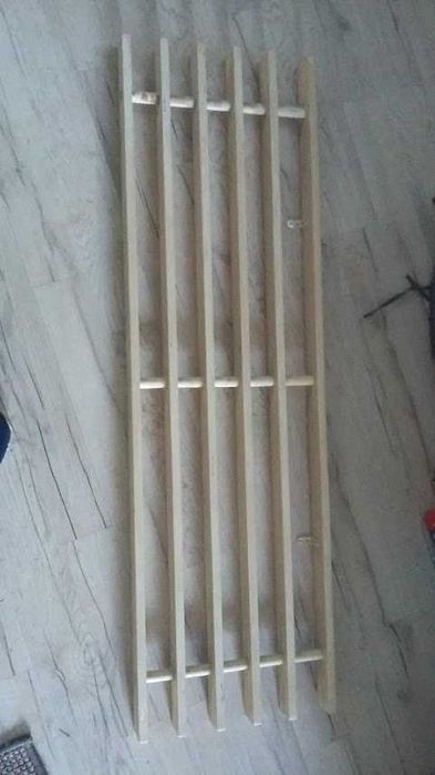 suport perete pentru 80 machete