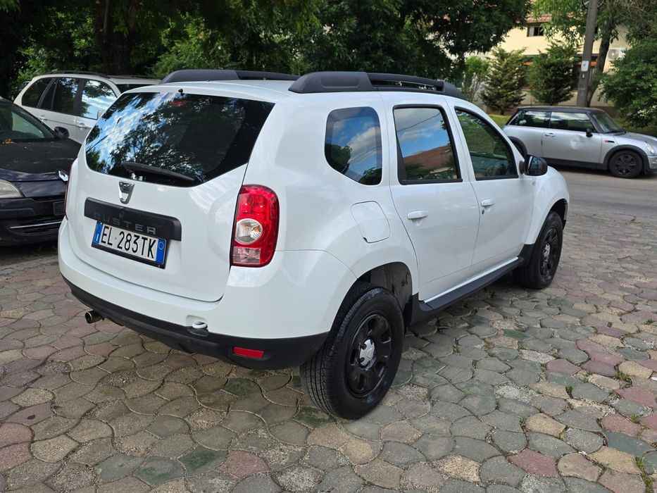 Dacia duster an 2013 1.6  16 valve benzina si GPL de fabrică  acte de italia preț 3300 euro