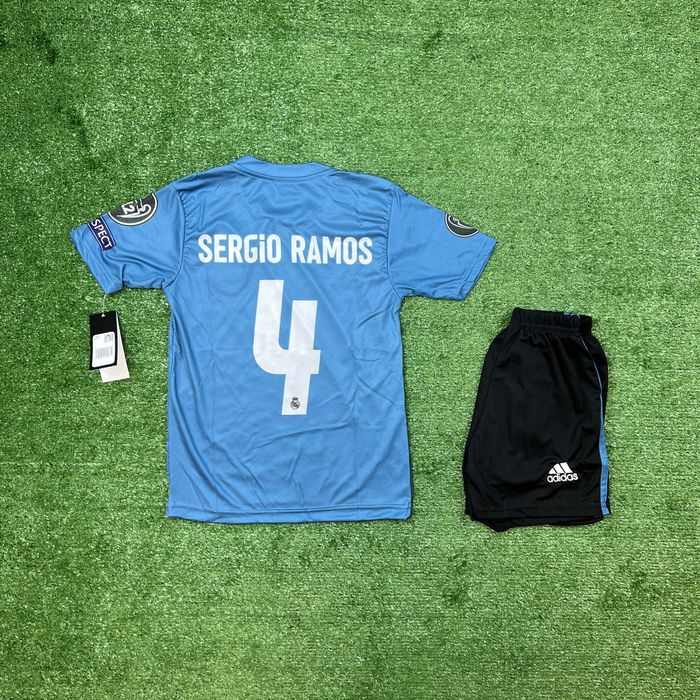 Ретро детски футболен к-т на Серхио Рамос/Ramos/Real Madrid/Р.Мадрид