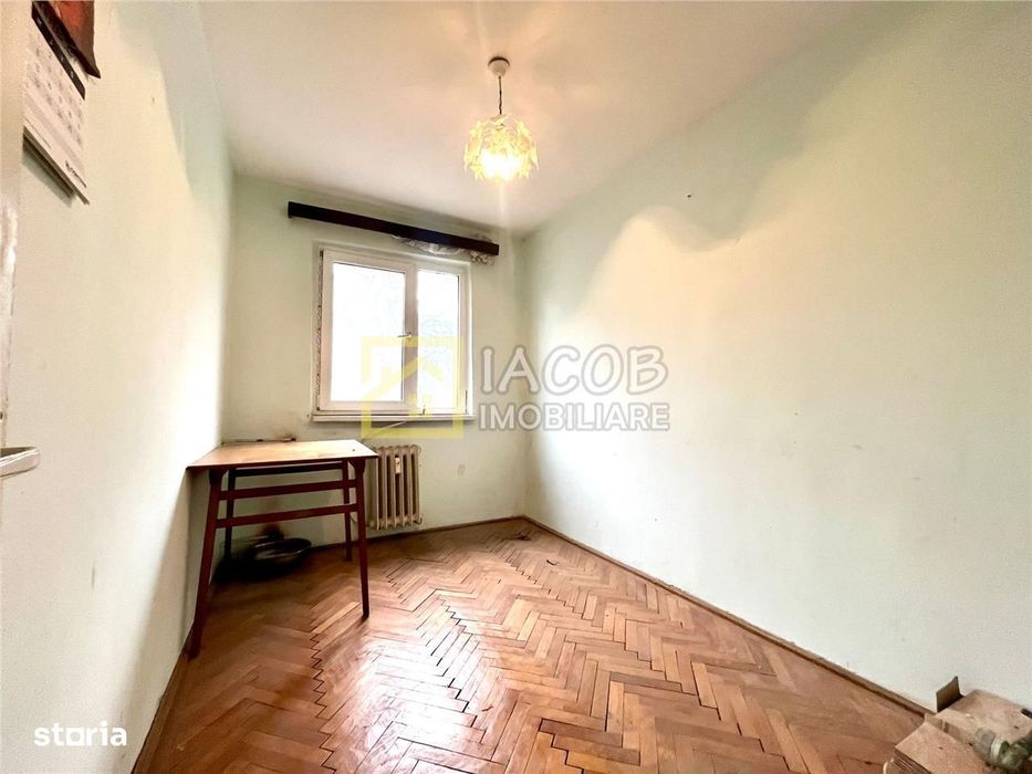 Apartament 3 camere, str. Stadionului, etaj 2