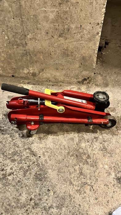 Автомобилен крик