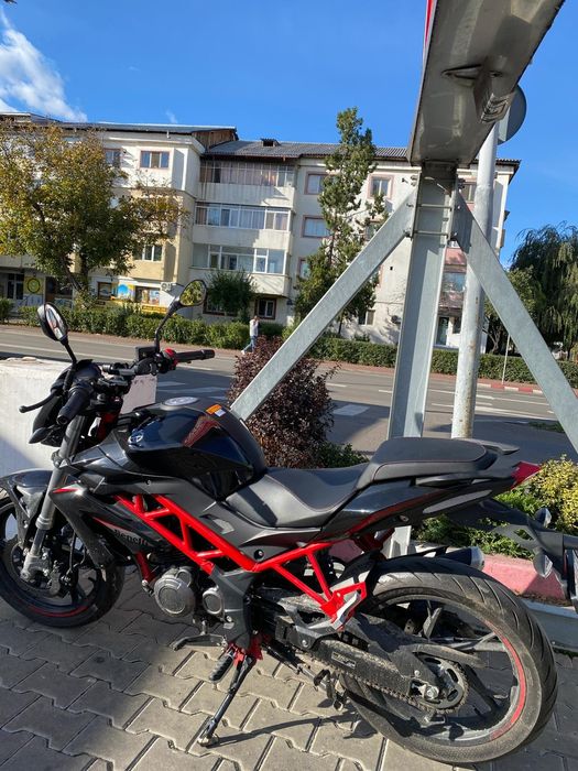 Motocicleta Benelli Bn 125