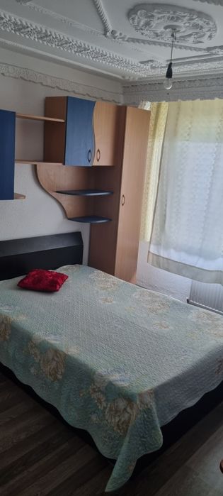 Închiriez apartament 3 camere 550 euro