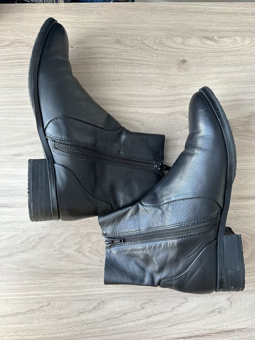 Отличные кожаные челси