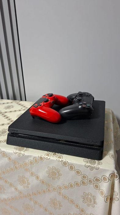 Playstation 4 с двумя джостиками!! Игровая