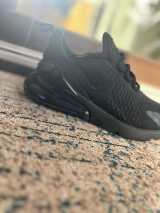Adidasi nike air 27 C
