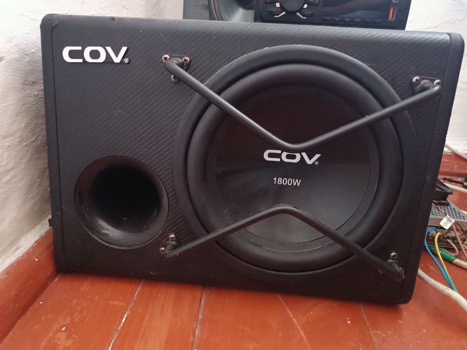 Сабвуфер, колонки, магнитола