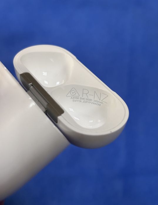 AirPods 4 кейс (без шумодава)