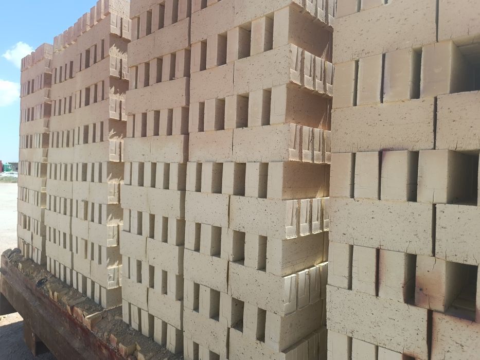 Кирпич, Қыш, Кірпіш