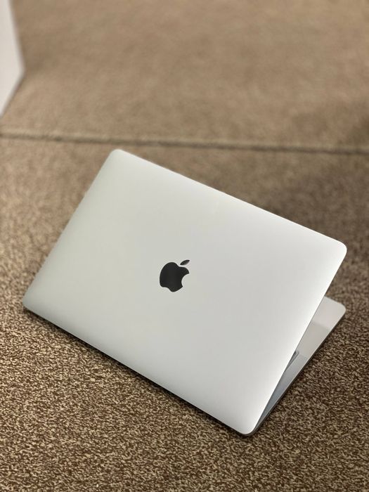 Macbook m1 pro Yangidek