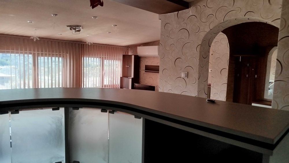 Продава се Ателие в Плевен, Широк център - 52 кв.м за 1097 €/кв.м - Снимка #2