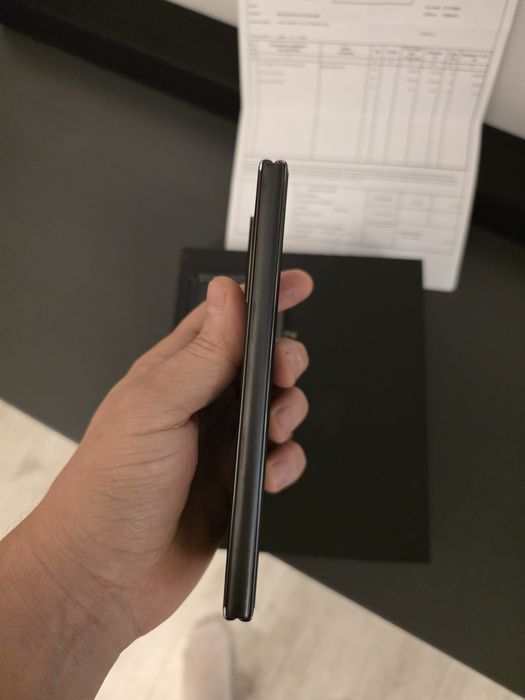 Vând Honor Magic V2