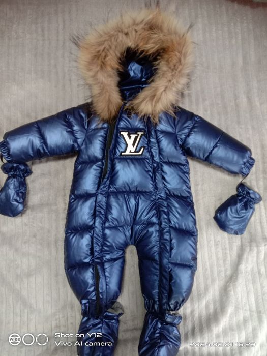 Продам зимний комбинезон 8000 тенге