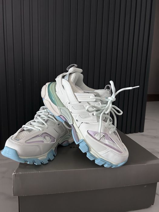 Чисто нови BALENCIAGI