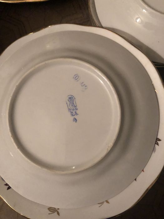 Продаю столовый сервиз Советских времен