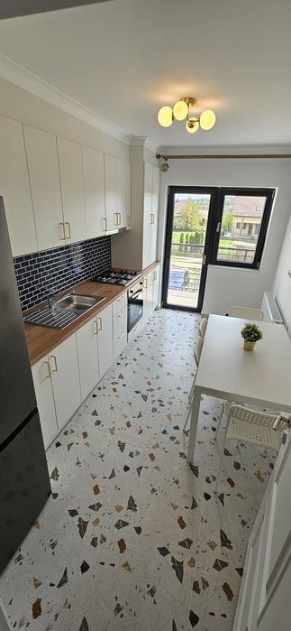 Garsonieră 36 mp, bloc nou, mobilată, balcon – Ipotești, 1 km Suceava