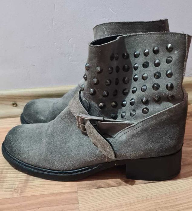 Ghete botine piele intoarsa