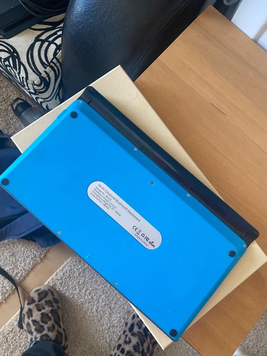 нова Bluetooth клавиатура