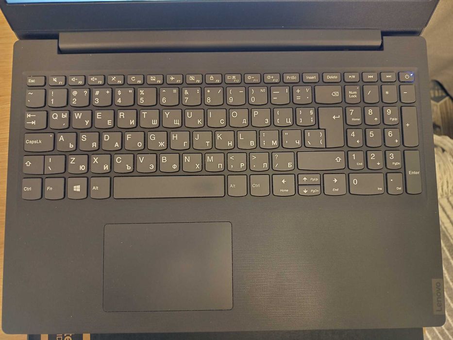 Lenovo V15/ i5-8265U/ 8GB RAM DDR4/ 256GB SSD + 500HDD