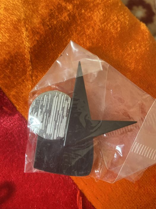 Бижутерия - брошки