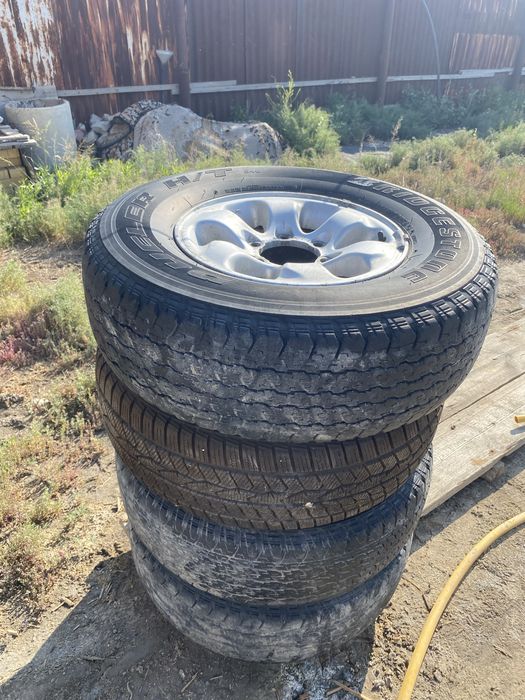 Продам покрышку с диском