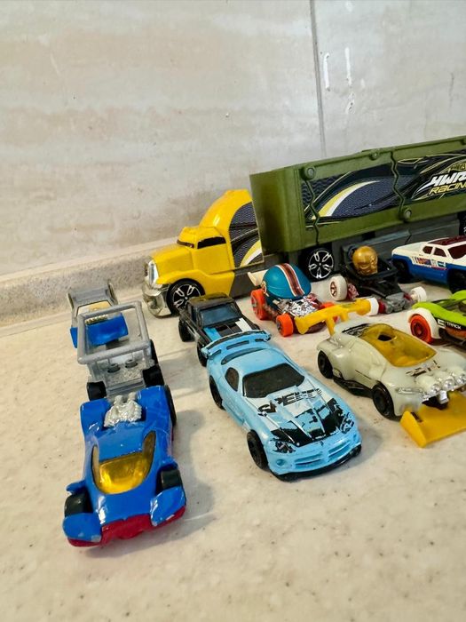 Машинки хотвилс Hot Wheels