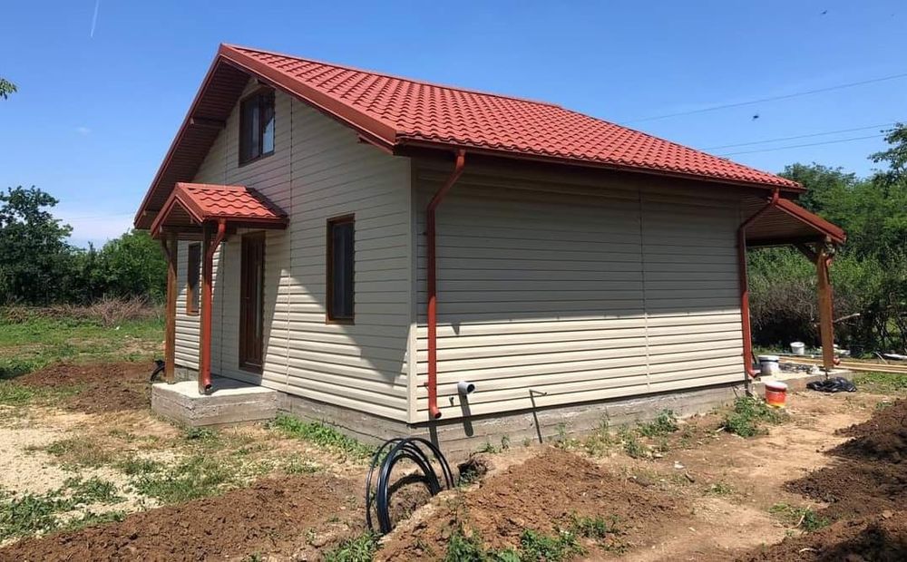 Vând case pe structura metalica