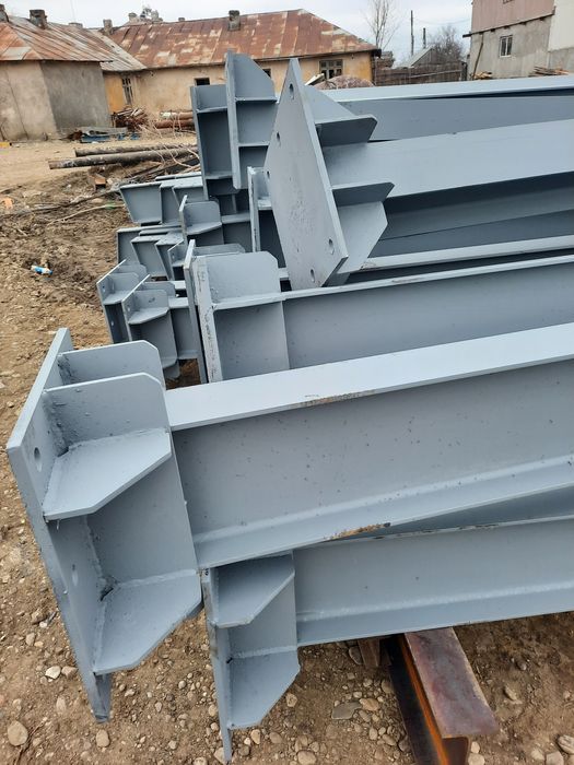 Vand hale metalice conform proiectului dvs