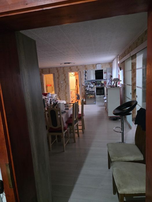 De vănzare casă sau schi nb cu  apartament 2 camere