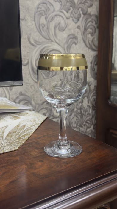 Стакан с ножками