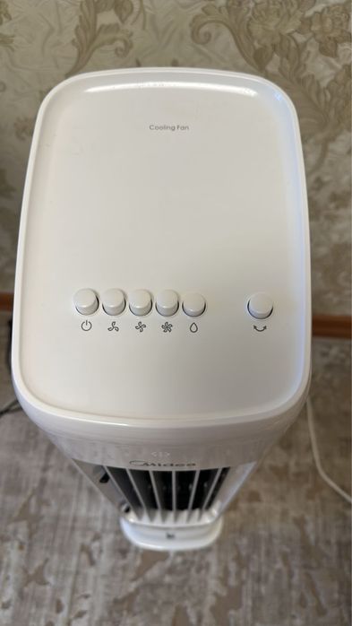 Продам воздухоохладитель Midea