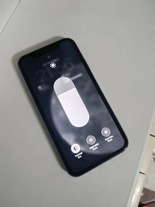 IPhone 11 в отличном состоянии.