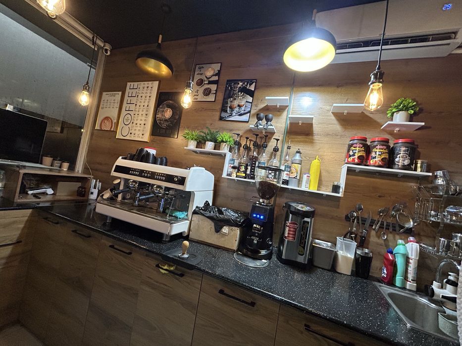 Продаётся действующая кофейня в доль дороги— готовый бизнес.