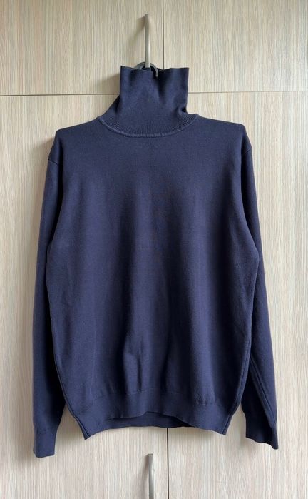 Классическая мужская водолазка бренда Just