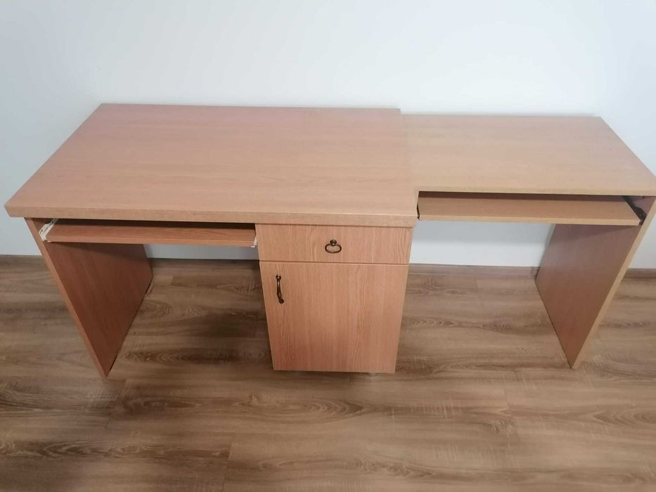 Comoda pentru tv si birou ambele in stare foarte buna