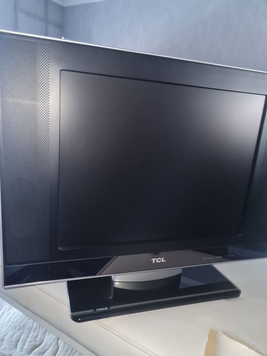 Маленький телевизор TCL 20" полностью рабочий, без дефектов