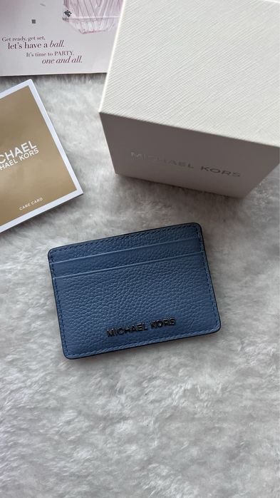 Женский голубой кардхолдер