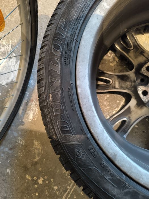 Vând 2 anvelope M+S Dunlop