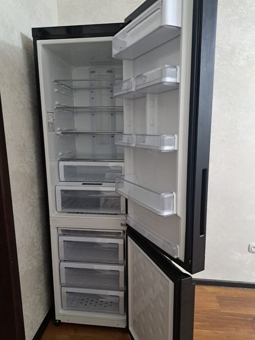 Продам холодильник