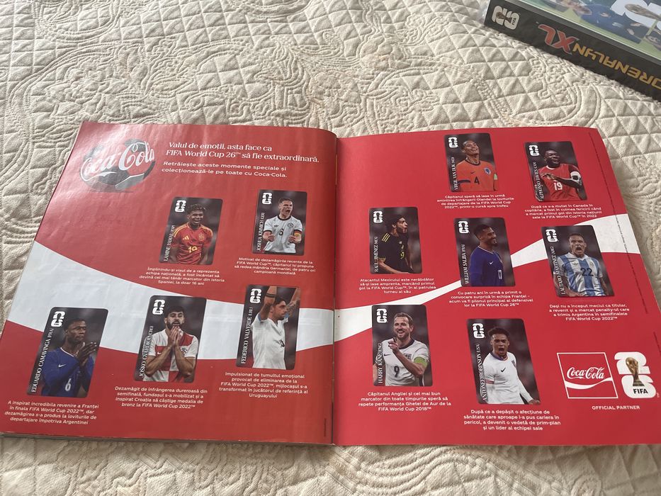 Vând album panini complet